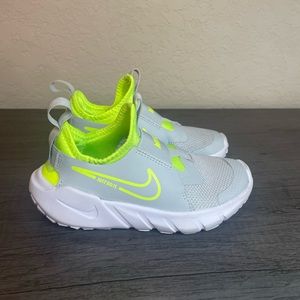Nike Kids' Grade School Flex Runner 2 Running Shoes Size- 11C